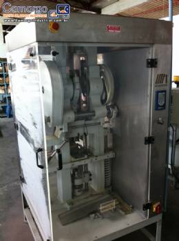 M�quina de compress�o exc�ntrica