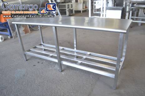 Mesa de a�o inox 700 mm x 2000 mm