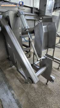 Elevador hidráulico basculante para carrinhos de carne massas para alimentação de moedores e misturadores Simetria MECH MMF 130 Elevador hidráulico basculante para carrinhos de carne massas para alimentação de moedores e misturadores Simetria MECH MMF 130