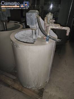 Tanque misturador agitador em polímero com eixo em inox e com bomba diafragma 300 litros Tanque misturador agitador em polímero com eixo em inox e com bomba diafragma 300 litros